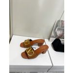 【Valentino】𝟐𝟎𝟐𝟏/𝐒𝐒 𝐧𝐞𝐰  Valentino 2022 / fw spring and summer new women's slippers