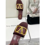 【Valentino】𝟐𝟎𝟐𝟏/𝐒𝐒 𝐧𝐞𝐰  Valentino 2022 / fw spring and summer new women's slippers