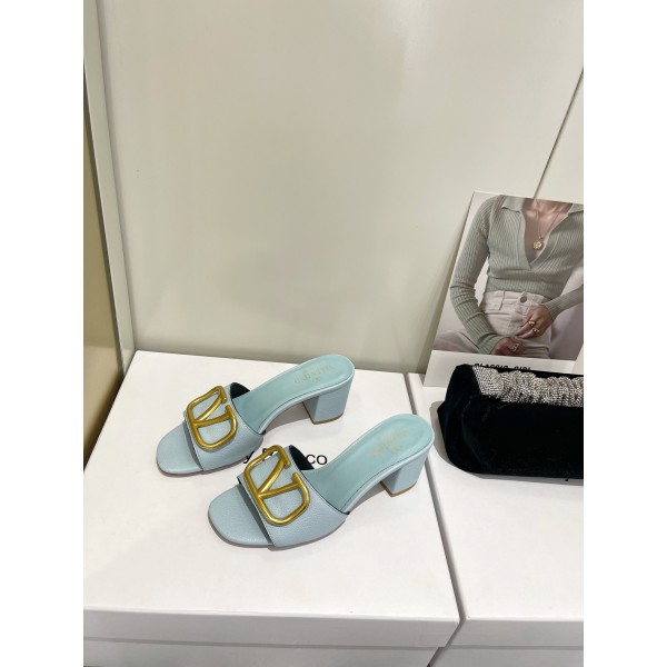 【Valentino】𝟐𝟎𝟐𝟏/𝐒𝐒 𝐧𝐞𝐰  Valentino 2022 / fw spring and summer new women's slippers