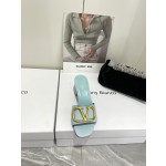 【Valentino】𝟐𝟎𝟐𝟏/𝐒𝐒 𝐧𝐞𝐰  Valentino 2022 / fw spring and summer new women's slippers