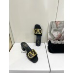 【Valentino】𝟐𝟎𝟐𝟏/𝐒𝐒 𝐧𝐞𝐰  Valentino 2022 / fw spring and summer new women's slippers
