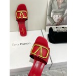 【Valentino】𝟐𝟎𝟐𝟏/𝐒𝐒 𝐧𝐞𝐰  Valentino 2022 / fw spring and summer new women's slippers