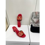 【Valentino】𝟐𝟎𝟐𝟏/𝐒𝐒 𝐧𝐞𝐰  Valentino 2022 / fw spring and summer new women's slippers