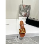 【Valentino】𝟐𝟎𝟐𝟏/𝐒𝐒 𝐧𝐞𝐰  Valentino 2022 / fw spring and summer new women's slippers