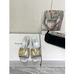 【Valentino】𝟐𝟎𝟐𝟏/𝐒𝐒 𝐧𝐞𝐰  Valentino 2022 / fw spring and summer new women's slippers