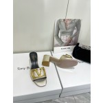 【Valentino】𝟐𝟎𝟐𝟏/𝐒𝐒 𝐧𝐞𝐰  Valentino 2022 / fw spring and summer new women's slippers