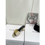 【Valentino】𝟐𝟎𝟐𝟏/𝐒𝐒 𝐧𝐞𝐰  Valentino 2022 / fw spring and summer new women's slippers