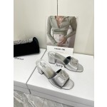 【Valentino】𝟐𝟎𝟐𝟏/𝐒𝐒 𝐧𝐞𝐰  Valentino 2022 / fw spring and summer new women's slippers