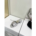 【Valentino】𝟐𝟎𝟐𝟏/𝐒𝐒 𝐧𝐞𝐰  Valentino 2022 / fw spring and summer new women's slippers