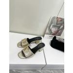 【Valentino】𝟐𝟎𝟐𝟏/𝐒𝐒 𝐧𝐞𝐰  Valentino 2022 / fw spring and summer new women's slippers