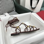 【Valentino】𝟐𝟎𝟐𝟏/𝐒𝐒 𝐧𝐞𝐰  Valentino's newest collection of Roman sandals with Italian printed leather soles