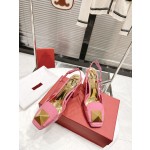 【Valentino】𝟐𝟎𝟐𝟏/𝐒𝐒 𝐧𝐞𝐰  Valentino fabric patent leather lining sheepskin sole cowhide