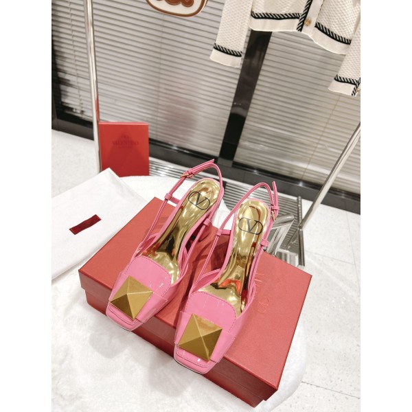 【Valentino】𝟐𝟎𝟐𝟏/𝐒𝐒 𝐧𝐞𝐰  Valentino fabric patent leather lining sheepskin sole cowhide