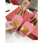 【Valentino】𝟐𝟎𝟐𝟏/𝐒𝐒 𝐧𝐞𝐰  Valentino fabric patent leather lining sheepskin sole cowhide