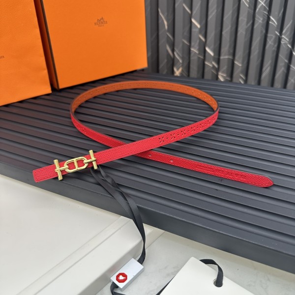 Reversible belt in Hermes Swift and perforated Epsom calfskin