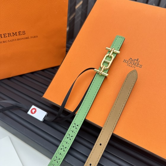 Reversible belt in Hermes Swift and perforated Epsom calfskin