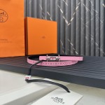 Reversible belt in Hermes Swift and perforated Epsom calfskin