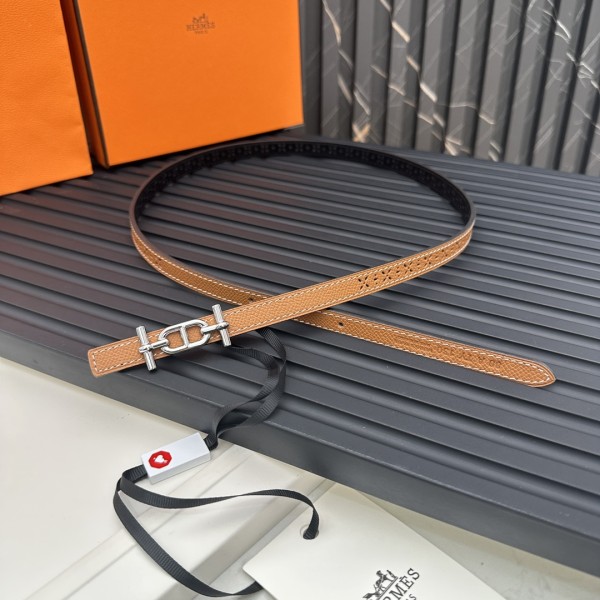 Reversible belt in Hermes Swift and perforated Epsom calfskin