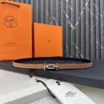 Reversible belt in Hermes Swift and perforated Epsom calfskin