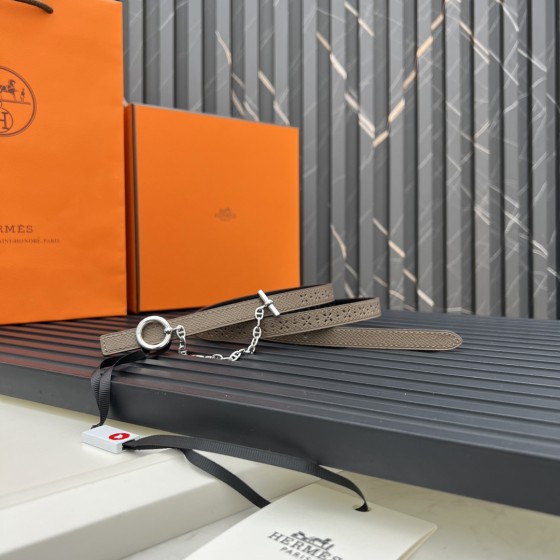 Reversible belt in Hermes Swift and perforated Epsom calfskin