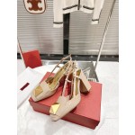 【Valentino】𝟐𝟎𝟐𝟏/𝐒𝐒 𝐧𝐞𝐰  Valentino fabric patent leather lining sheepskin sole cowhide