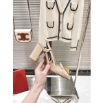 【Valentino】𝟐𝟎𝟐𝟏/𝐒𝐒 𝐧𝐞𝐰  Valentino fabric patent leather lining sheepskin sole cowhide