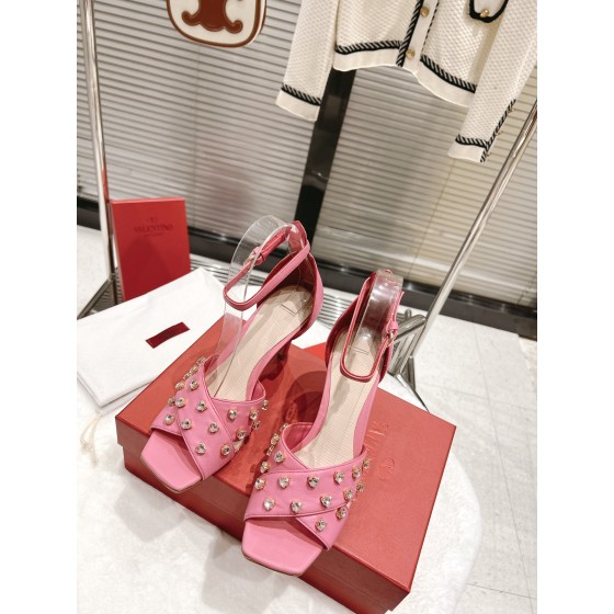【Valentino】𝟐𝟎𝟐𝟏/𝐒𝐒 𝐧𝐞𝐰  Valentino fabric patent leather lining sheepskin sole cowhide