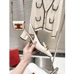 【Valentino】𝟐𝟎𝟐𝟏/𝐒𝐒 𝐧𝐞𝐰  Valentino fabric patent leather lining sheepskin sole cowhide