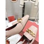 【Valentino】𝟐𝟎𝟐𝟏/𝐒𝐒 𝐧𝐞𝐰  Valentino fabric patent leather lining sheepskin sole cowhide