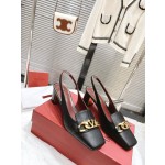 【Valentino】𝟐𝟎𝟐𝟏/𝐒𝐒 𝐧𝐞𝐰  Valentino fabric patent leather lining sheepskin sole cowhide