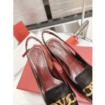 【Valentino】𝟐𝟎𝟐𝟏/𝐒𝐒 𝐧𝐞𝐰  Valentino fabric patent leather lining sheepskin sole cowhide