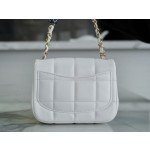 𝗖𝗛𝗔𝗡𝗘𝗟✦𝗖𝗹𝗮 𝘀𝘀𝗶𝗰 𝗙𝗹𝗮𝗽 Italy🇮 🇹 "Box" Original Lambskin 23𝑪 Early Spring Resort Collection Best Dice Square Fat White 🤍