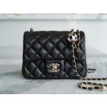 𝗖𝗛𝗔𝗡𝗘𝗟✦𝗖𝗹𝗮𝘀𝘀𝗶𝗰 𝗙𝗹𝗮𝗽 Italy 🇮🇹 "box" original lambskin 🔅 23C new model soccer ⚽ racing square fat