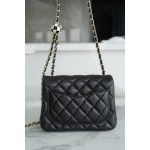 𝗖𝗛𝗔𝗡𝗘𝗟✦𝗖𝗹𝗮𝘀𝘀𝗶𝗰 𝗙𝗹𝗮𝗽 Italy 🇮🇹 "box" original lambskin 🔅 23C new model soccer ⚽ racing square fat