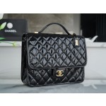 𝗖𝗛𝗔𝗡𝗘𝗟✦ Made of original tire cow patent leather 𝟮𝟮k Premium Handmade Workshop Patent Leather Shoulder Bag