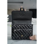 𝗖𝗛𝗔𝗡𝗘𝗟✦ Made of original tire cow patent leather 𝟮𝟮k Premium Handmade Workshop Patent Leather Shoulder Bag