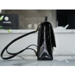 𝗖𝗛𝗔𝗡𝗘𝗟✦ Made of original tire cow patent leather 𝟮𝟮k Premium Handmade Workshop Patent Leather Shoulder Bag