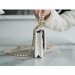 𝗖𝗛𝗔𝗡𝗘𝗟✦✦ Italian lychee grain calfskin 𝟮𝟐𝑲 New chain 𝐰𝐨𝐜 white