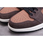 Air Jordan 1 Mid earthy brown