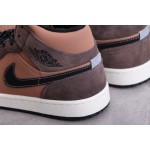 Air Jordan 1 Mid earthy brown