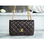 𝗖𝗛𝗔𝗡𝗘𝗟✦𝟮𝟐𝑲 Adjustable gold bead clasp Double C𝗹𝗼𝗴𝗼 Embossed small gold column woc Adjustable clasp dark brown🤎