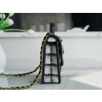 𝗖𝗛𝗔𝗡𝗘𝗟✦ Tweed 𝟮𝟮k Tweed Small Black and White Messenger Tofu Bag 🤍