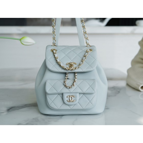 𝗖𝗛𝗔𝗘𝗡𝗟✦Italy 🇮🇹 original lambskin🐑 𝟮𝟮𝗔New 𝐃𝐮𝐦𝐚 shoulder bag sheepskin light blue➿