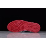 Air Jordan 1 Low rood en zwarte teen