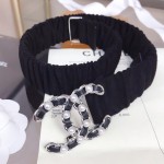 𝗖𝗛𝗔𝗡𝗘𝗟 Classic pearl lambskin elasticated waistband