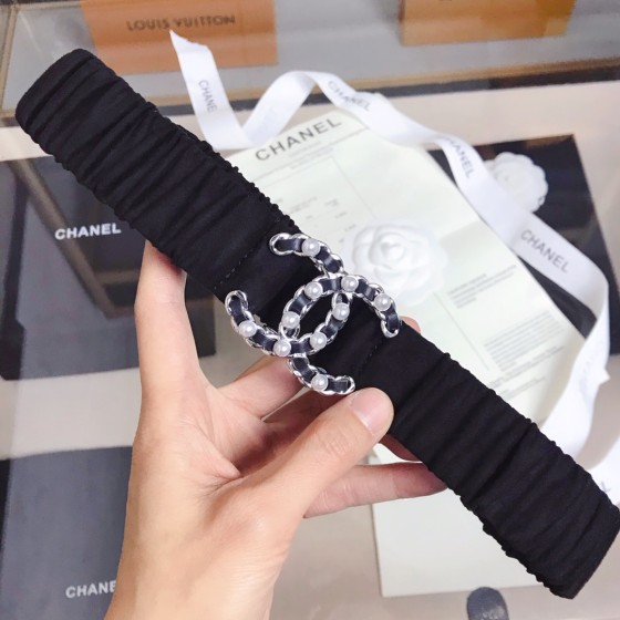 𝗖𝗛𝗔𝗡𝗘𝗟 Classic pearl lambskin elasticated waistband