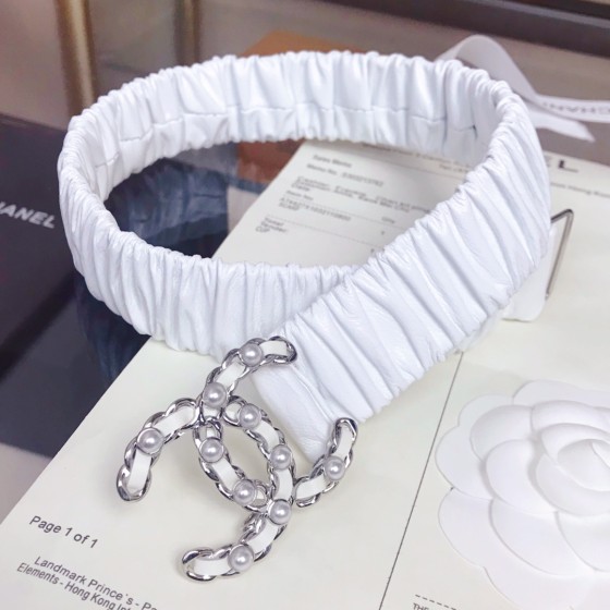 𝗖𝗛𝗔𝗡𝗘𝗟 Classic pearl lambskin elasticated waistband