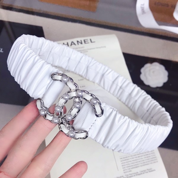 𝗖𝗛𝗔𝗡𝗘𝗟 Classic pearl lambskin elasticated waistband