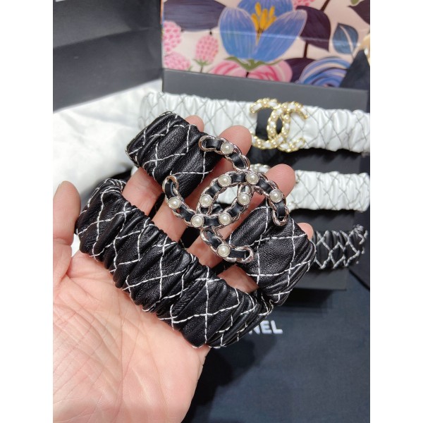 𝗖𝗛𝗔𝗡𝗘𝗟 classic lambskin elasticated waistband