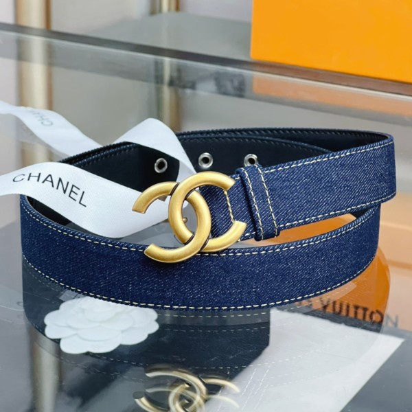 𝗖𝗛𝗔𝗡𝗘𝗟 Classic denim blue belt